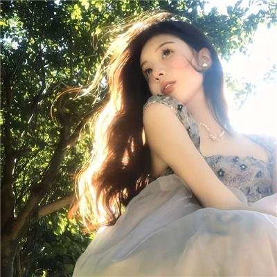 三个摩登女性